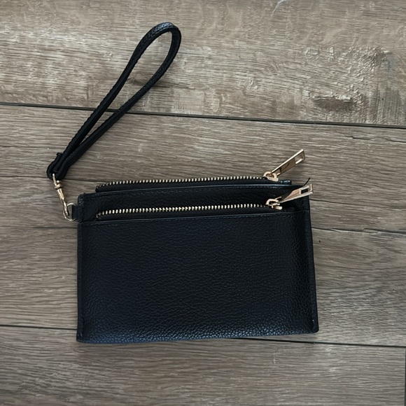 •Unlisted• - Picture 6 of 11